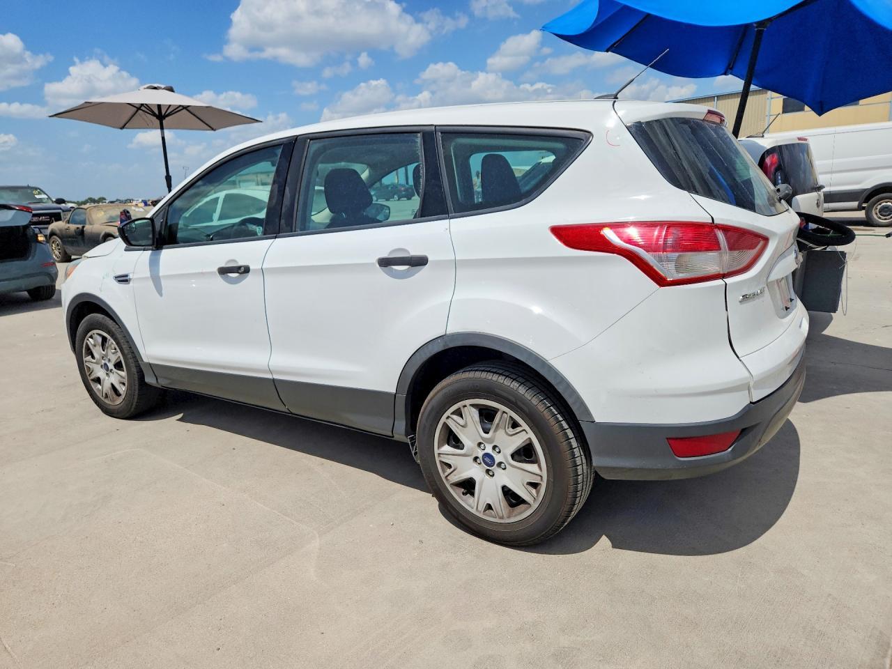 2016 Ford Escape S - Фото 2