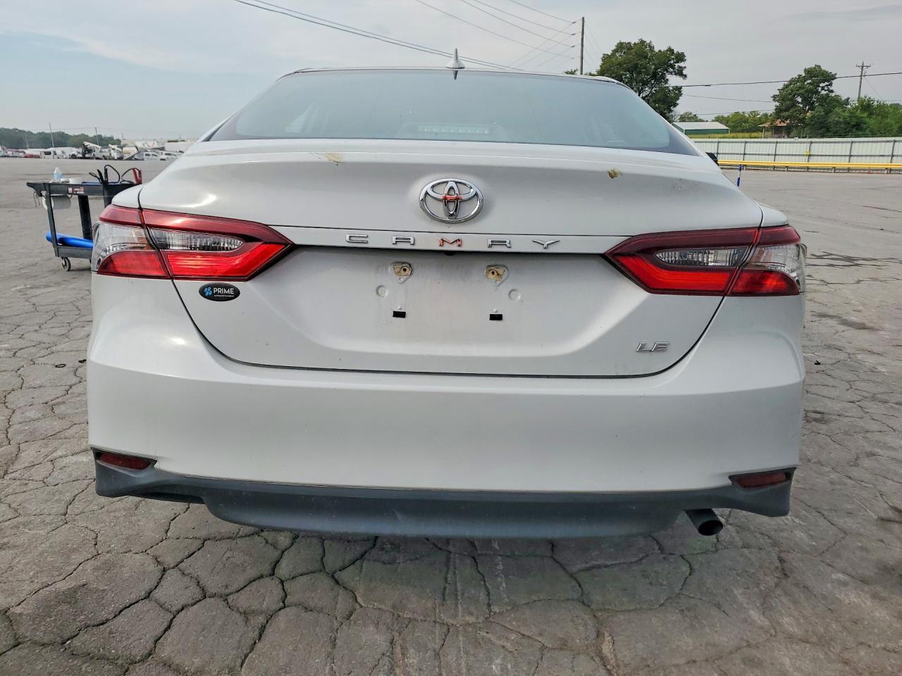 2022 Toyota Camry Le - Фото 6