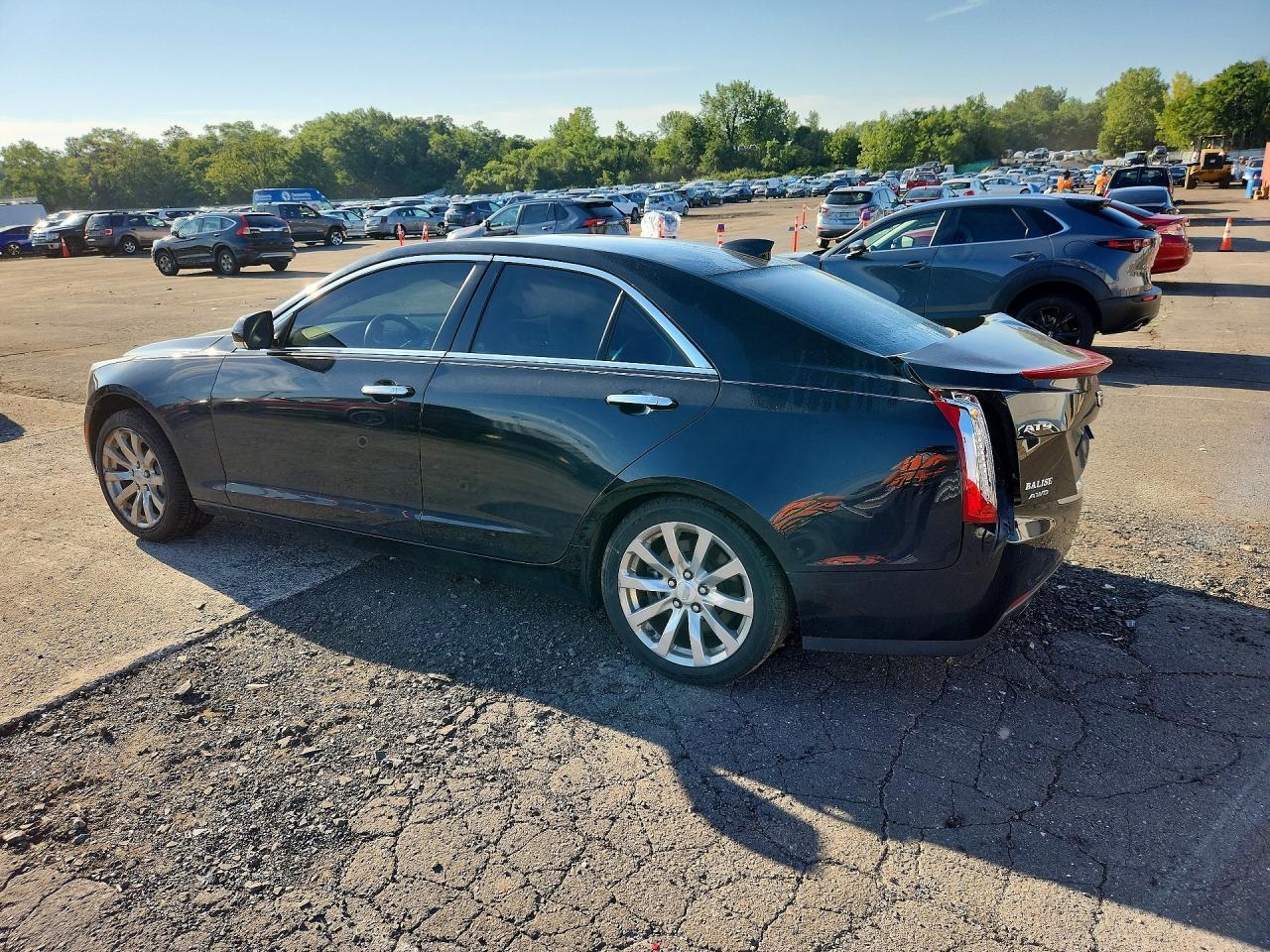 2017 Cadillac Ats Luxury - Image 2