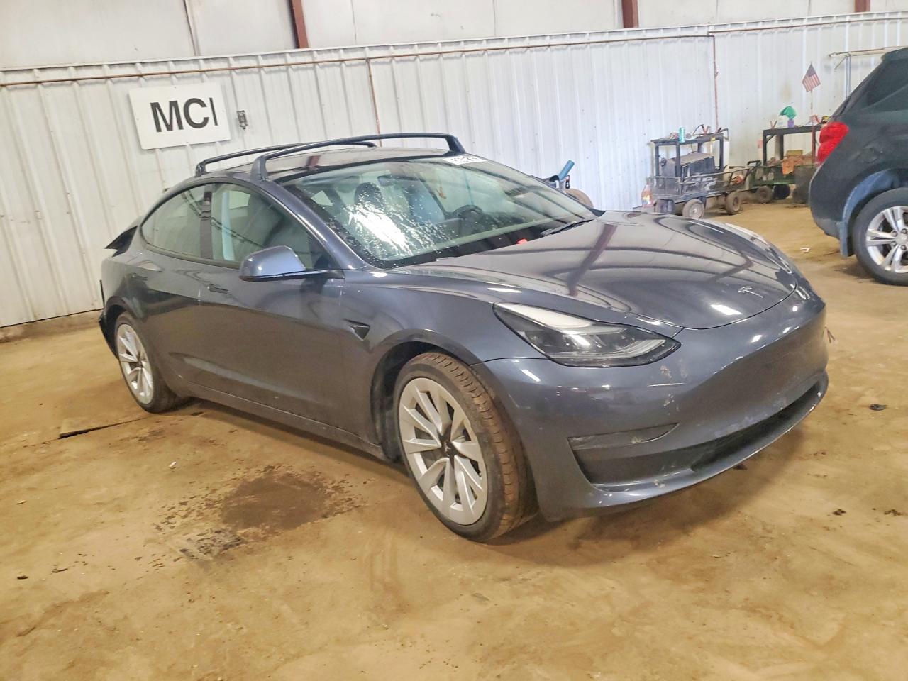 2022 Tesla Model 3 - Фото 4