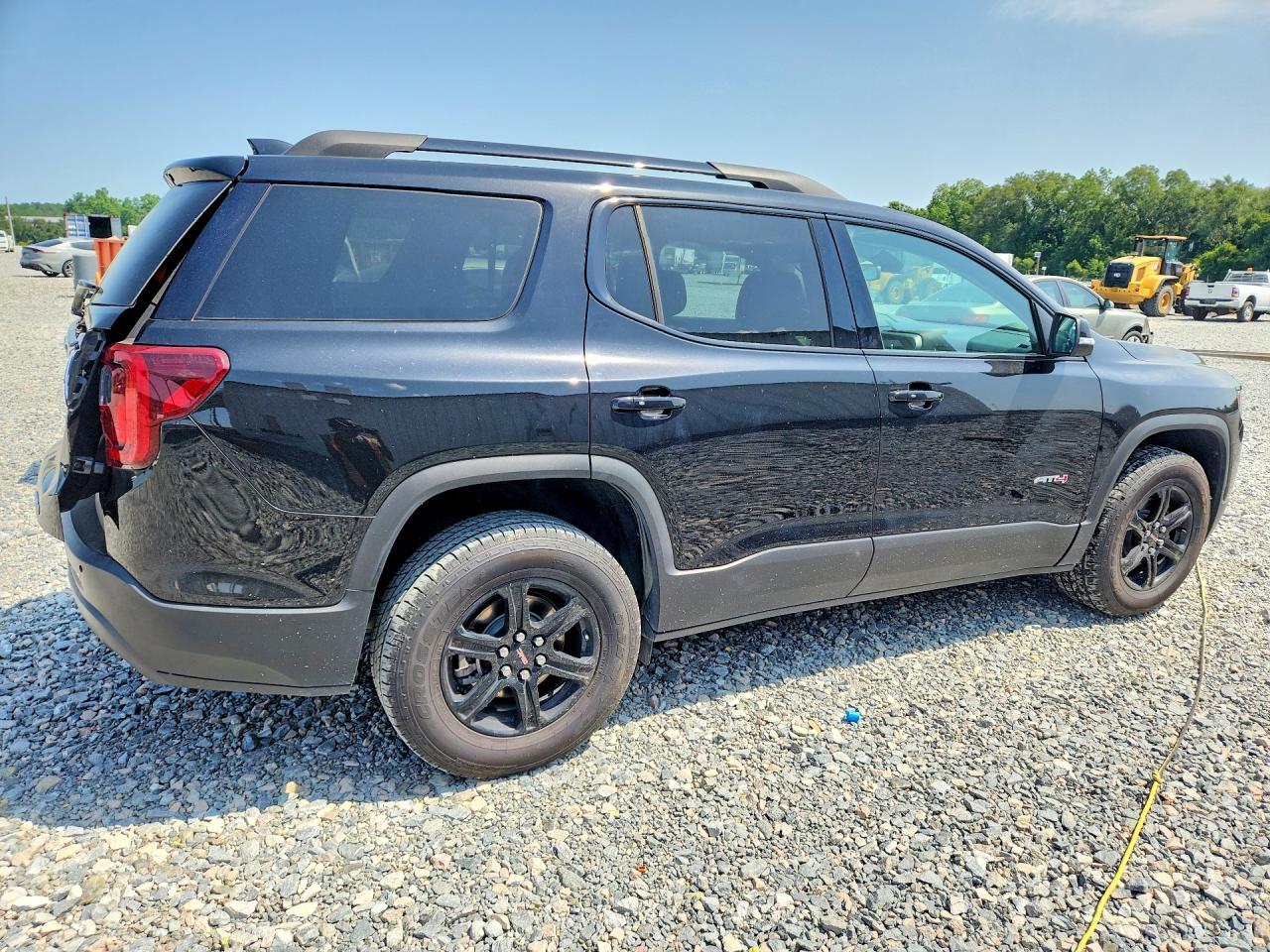 2022 GMC Acadia At4 - Image 3