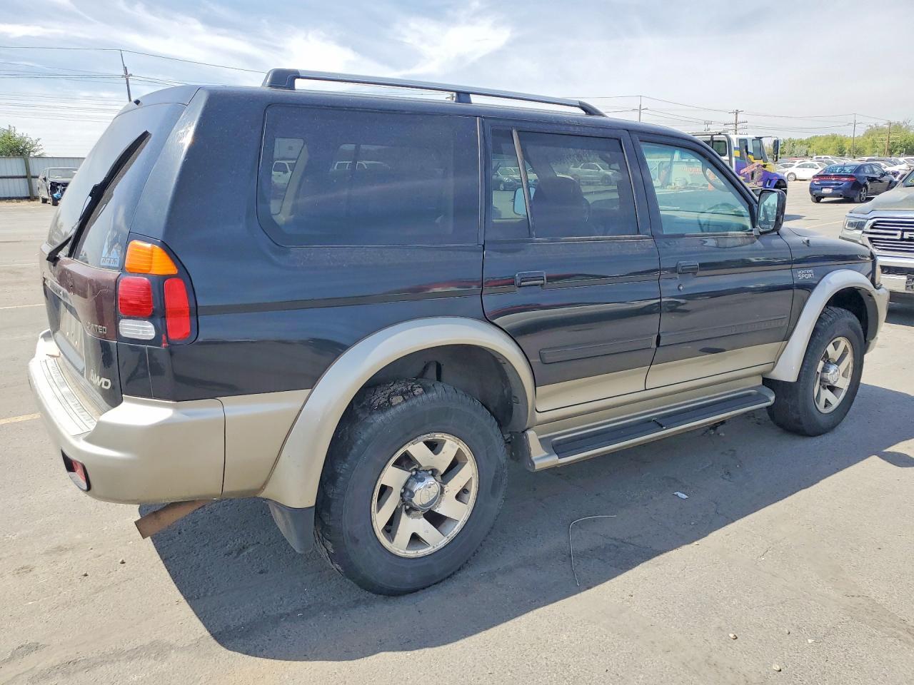 2002 Mitsubishi Montero Sport Limited - Фото 3