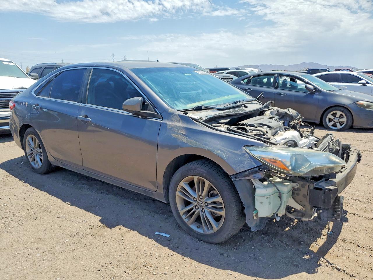 2016 Toyota Camry Se - Фото 4