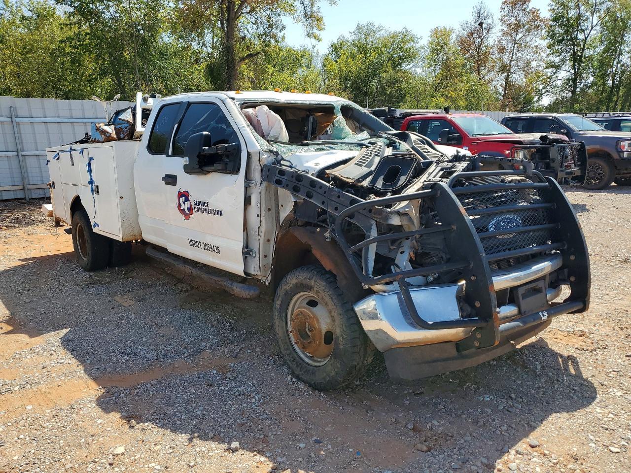 2019 Ford F350 Super Duty - Фото 4