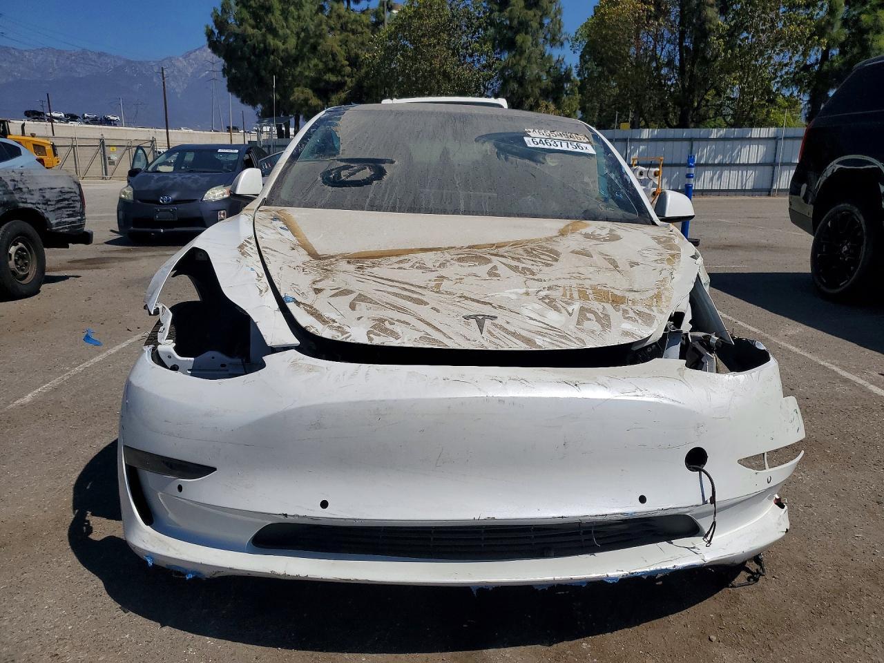 2022 Tesla Model 3 - Фото 5