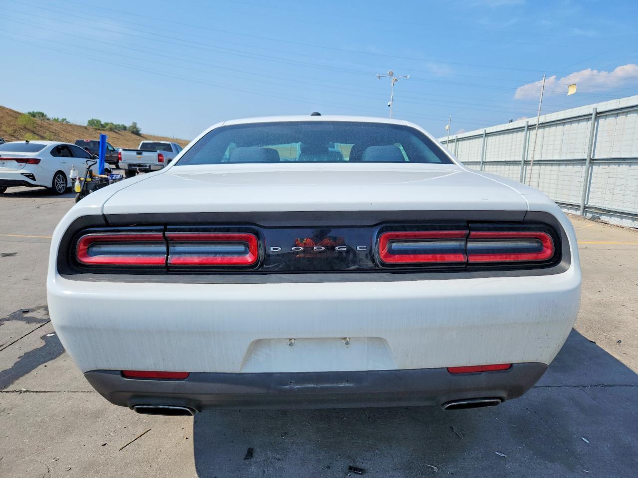 2017 Dodge Challenger Sxt - Image 6