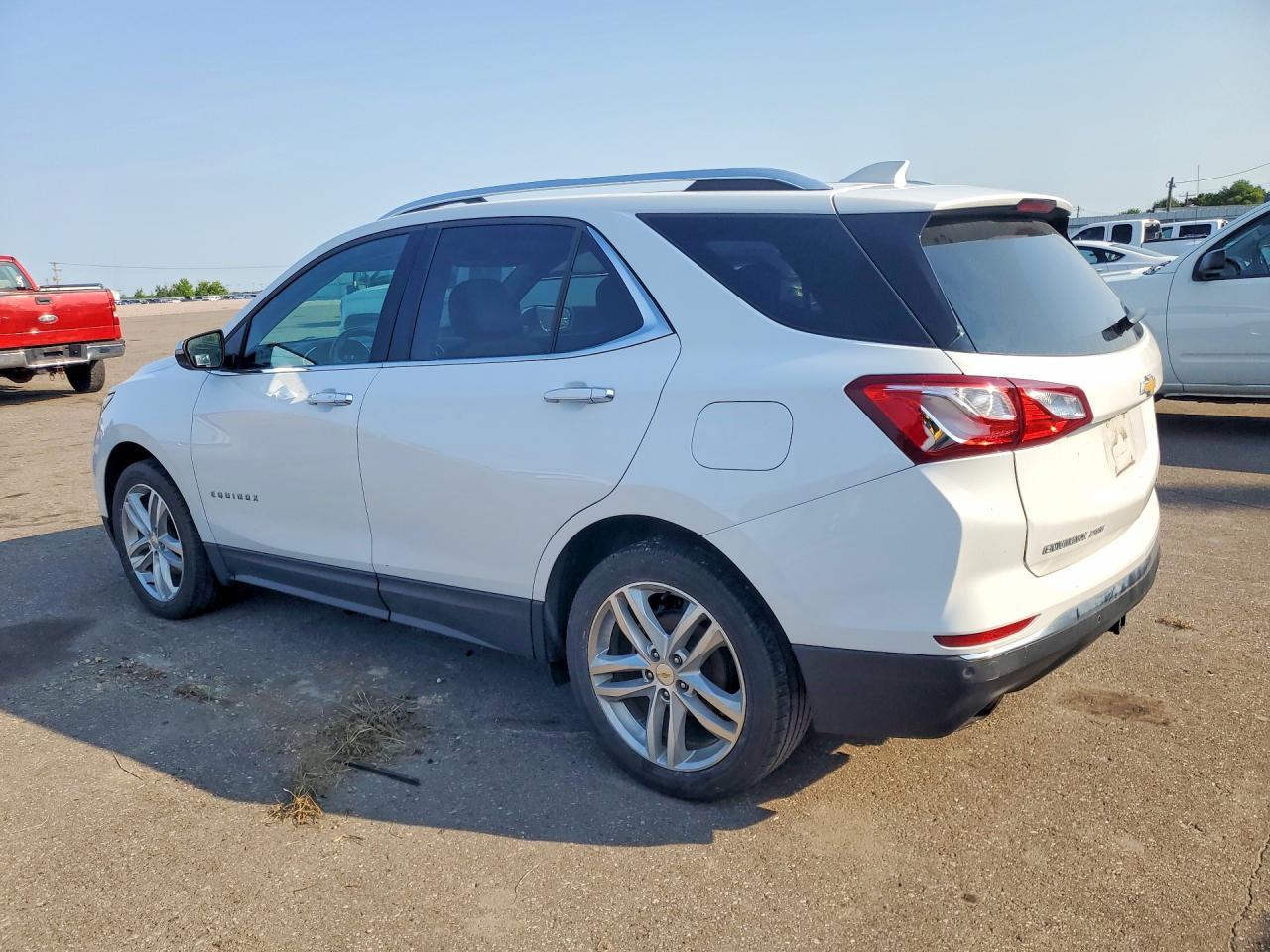 2020 Chevrolet Equinox Premier - Фото 2