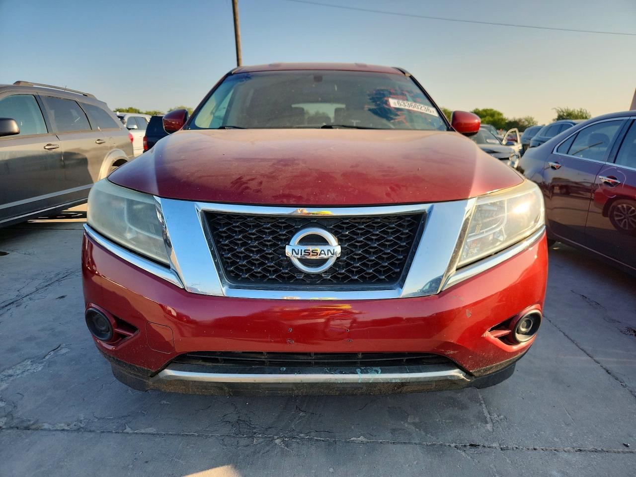 2014 Nissan Pathfinder S - Image 5