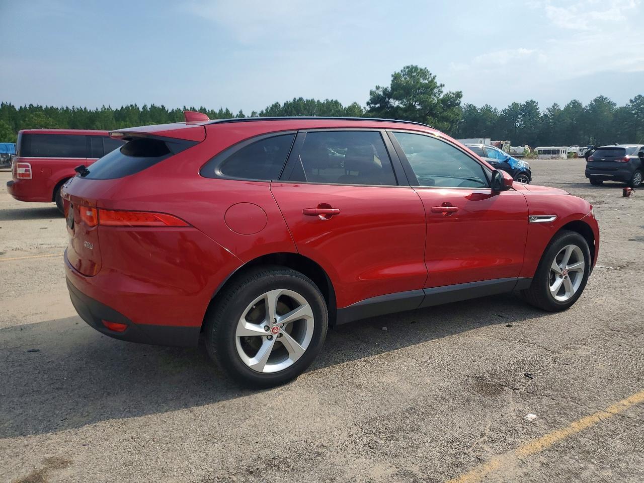 2018 Jaguar F-Pace Premium - Image 3