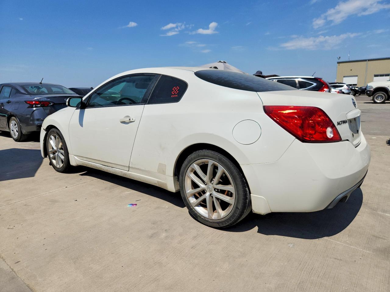 2009 Nissan Altima 3.5 Se - Фото 2