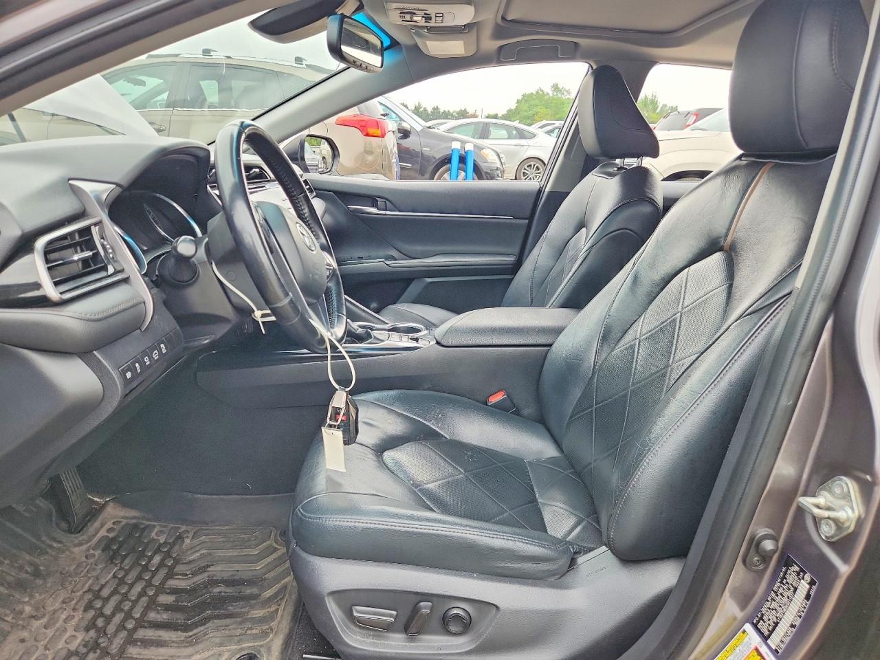 2019 Toyota Camry Hybrid Xle - Image 7