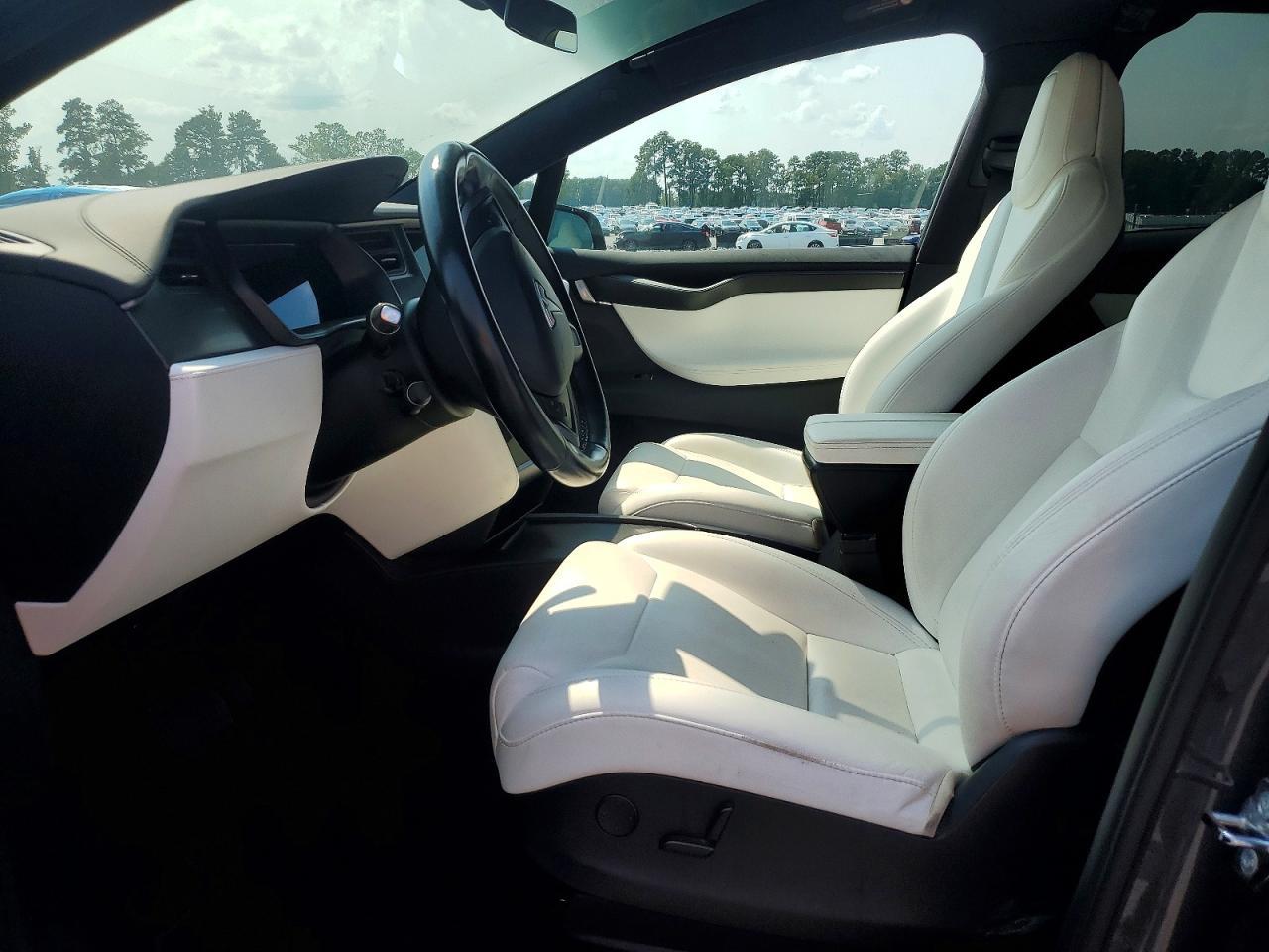 2018 Tesla Model X - Image 7