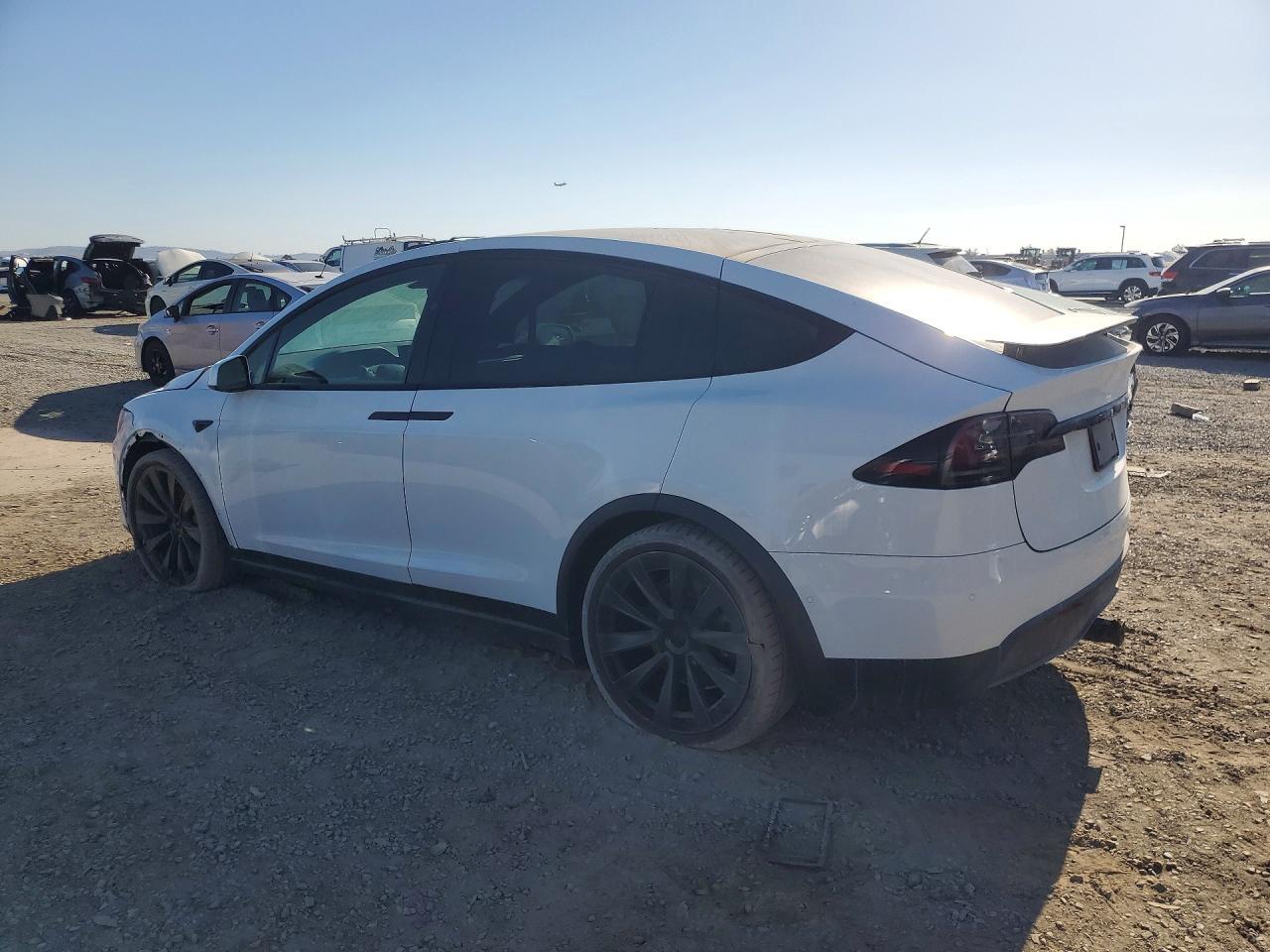 2022 Tesla Model X - Фото 2
