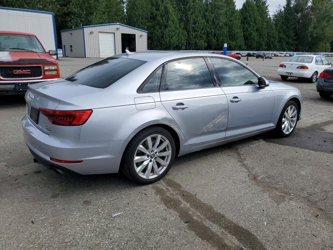 2017 Audi A4 Premium - Фото 3