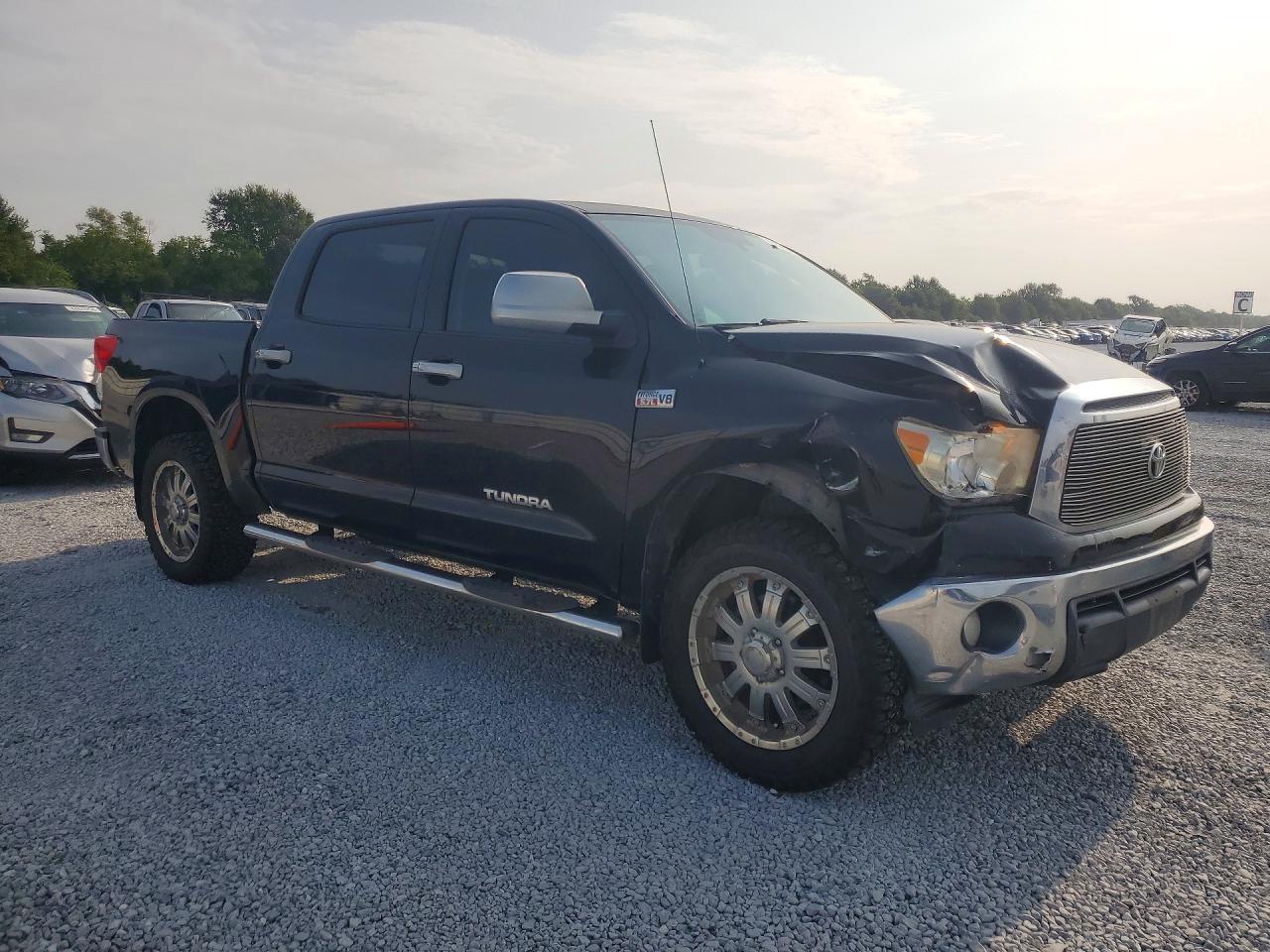 2011 Toyota Tundra Crewmax Sr5 - Image 4