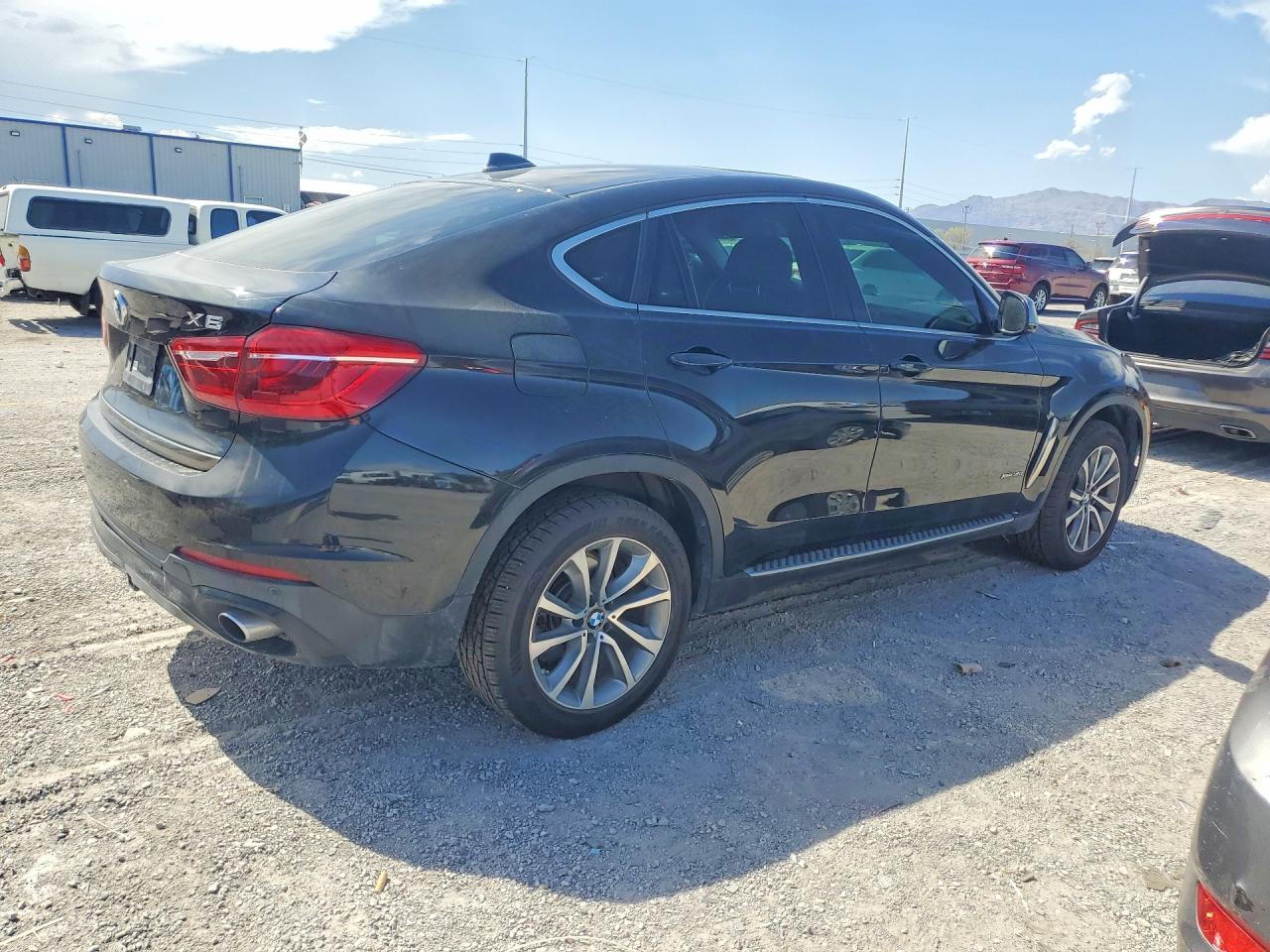 2015 BMW X6 xDrive35I - Фото 3