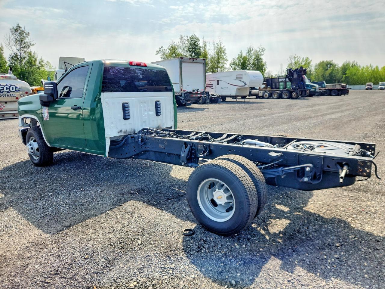 2025 Chevrolet Silverado K3500 - Фото 2