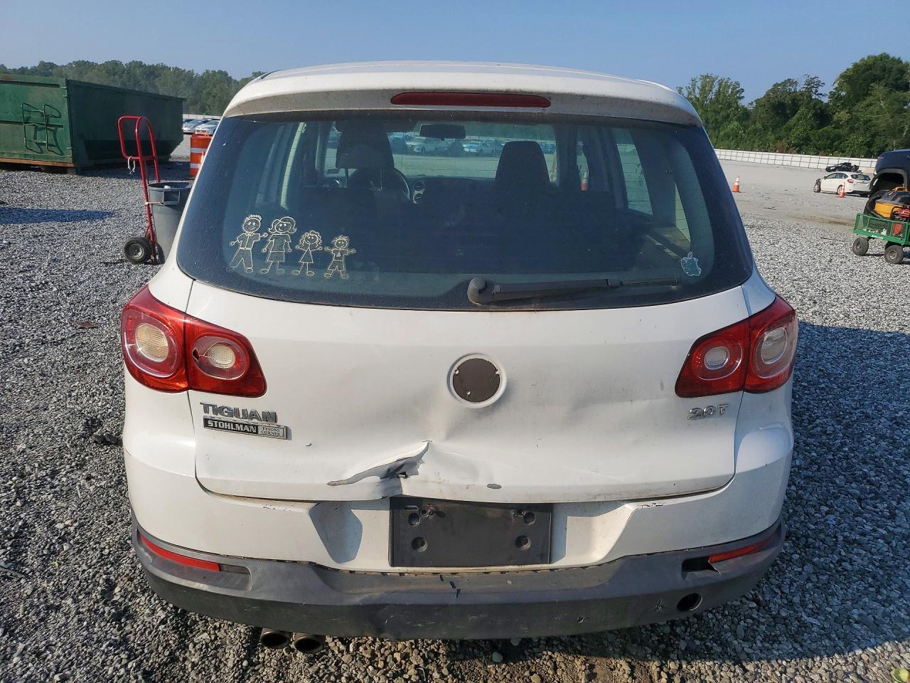 2011 Volkswagen Tiguan S - Image 6