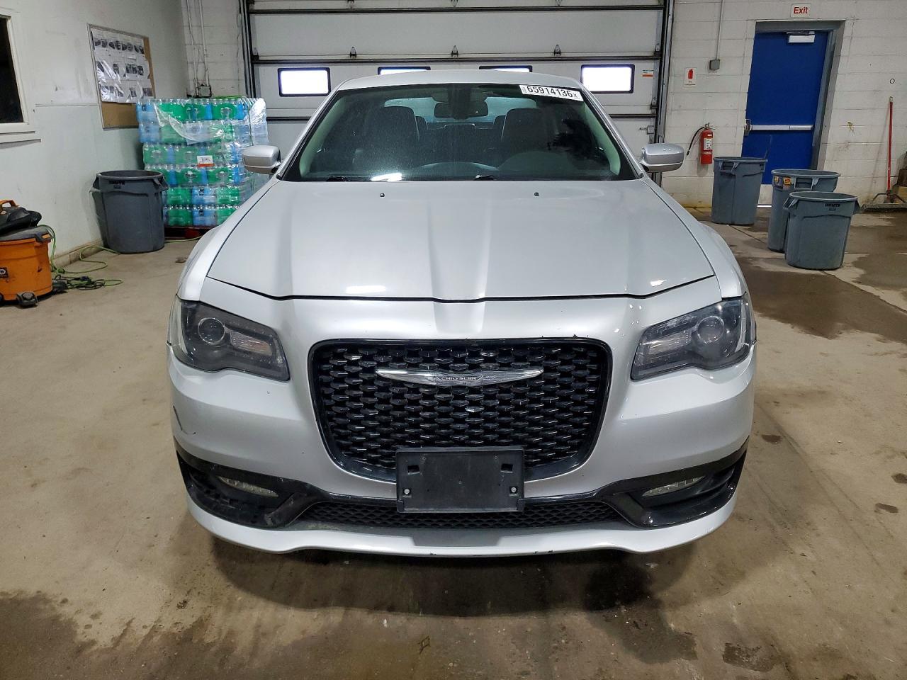 2019 Chrysler 300 Touring - Фото 5