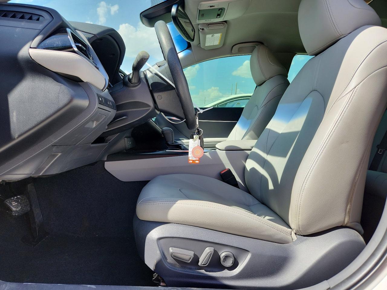 2018 Toyota Camry Le - Image 7