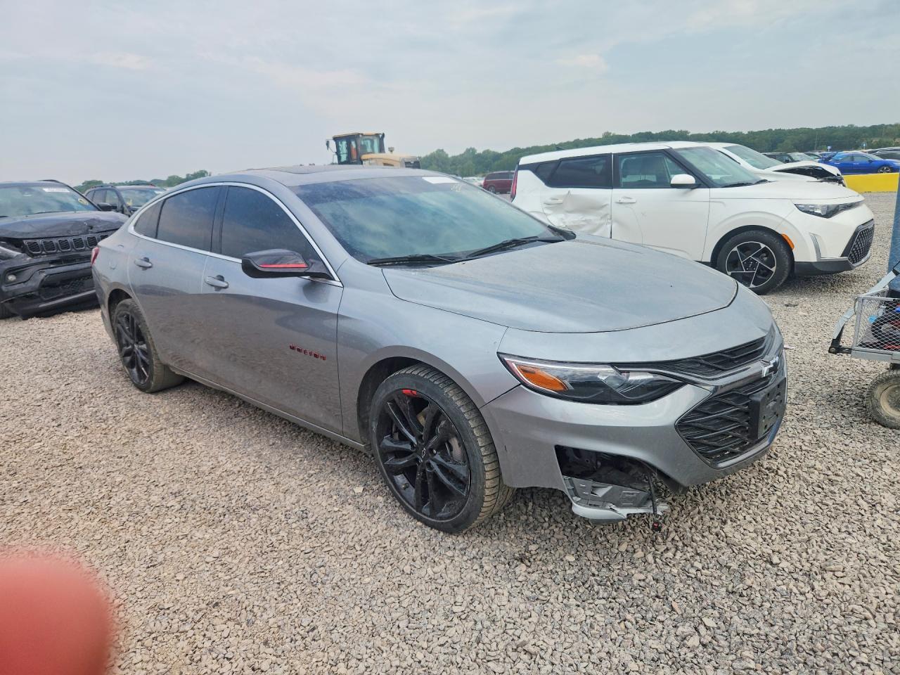 2025 Chevrolet Malibu Lt - Image 4