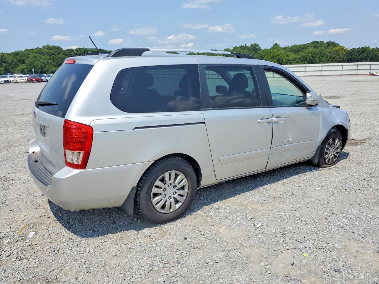 2012 Kia Sedona Lx - Фото 3