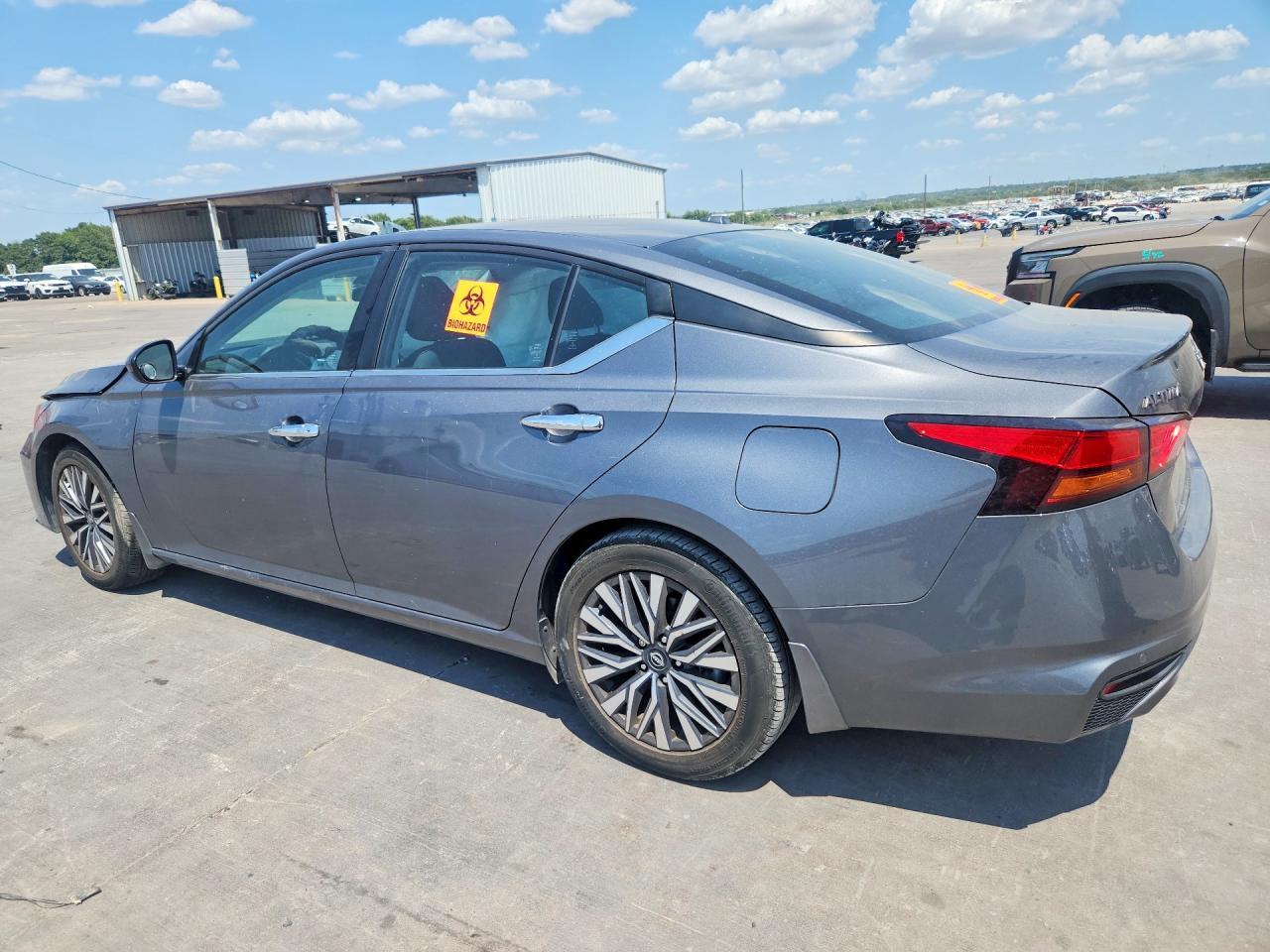 2024 Nissan Altima Sv - Image 2