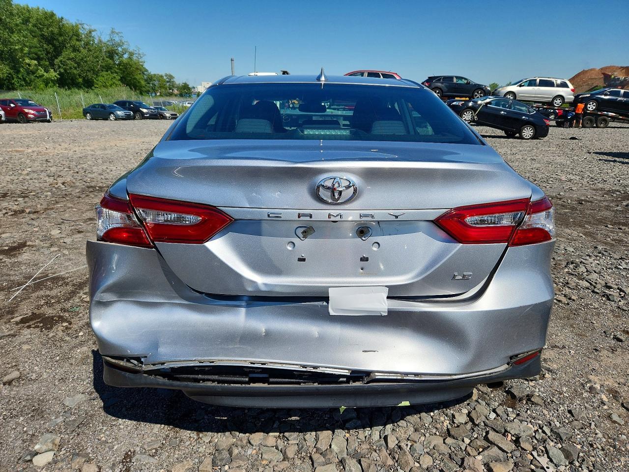 2020 Toyota Camry Le - Фото 6