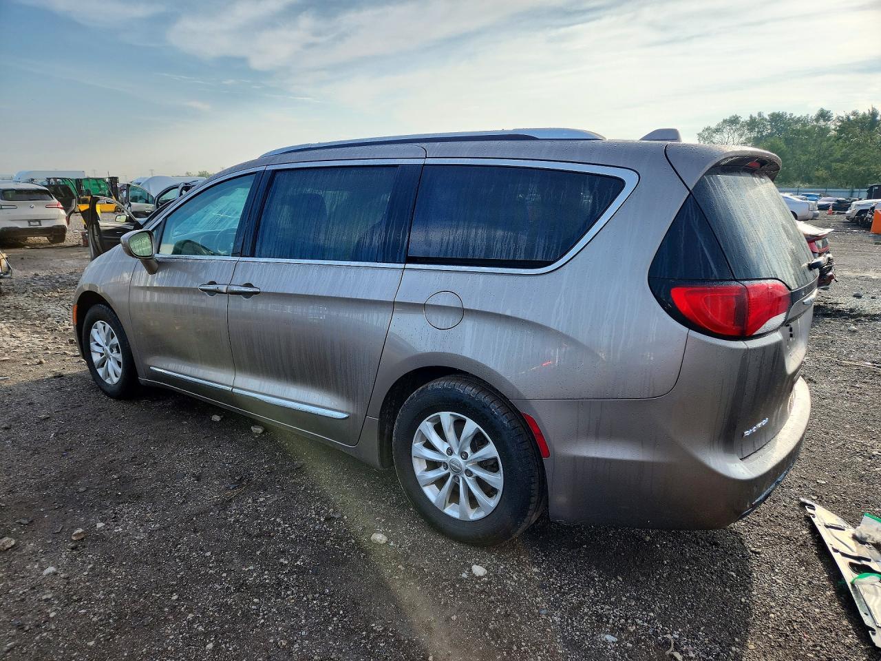 2018 Chrysler Pacifica Touring L Plus - Фото 2