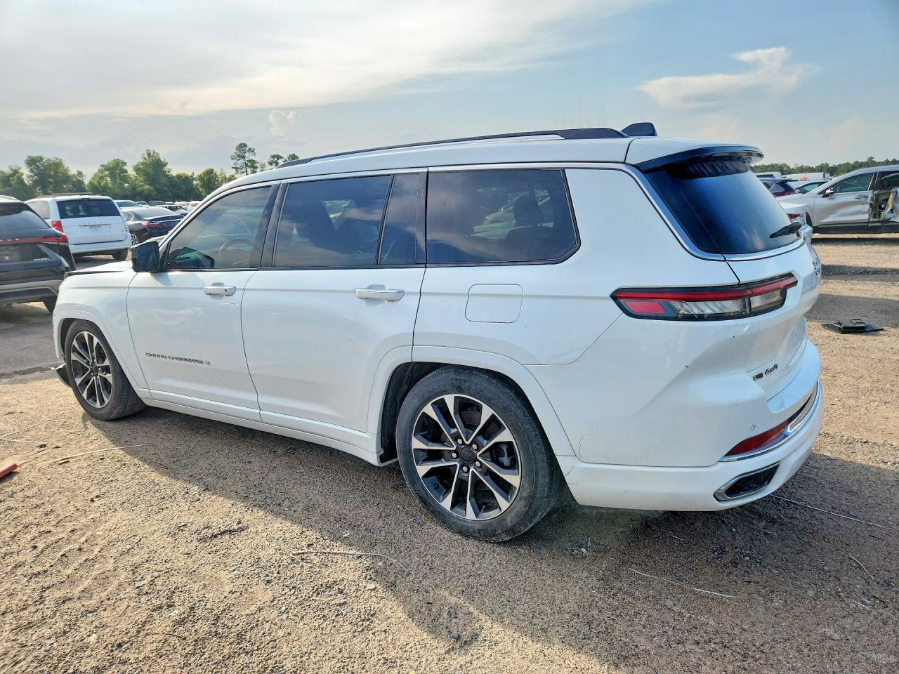 2023 Jeep Grand Cherokee L Overland - Фото 2