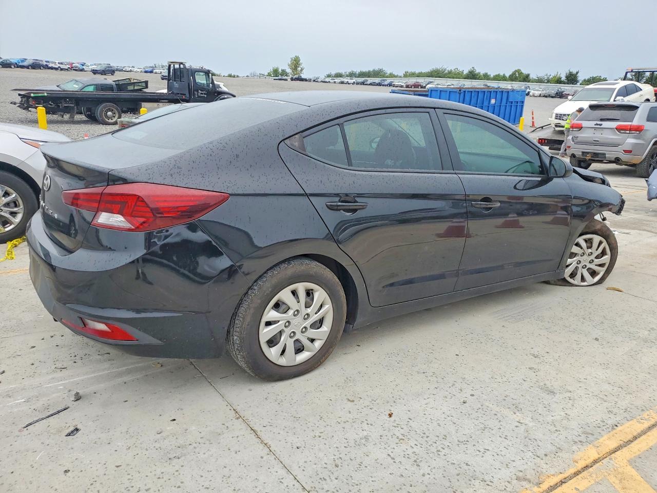 2019 Hyundai Elantra Se - Фото 3