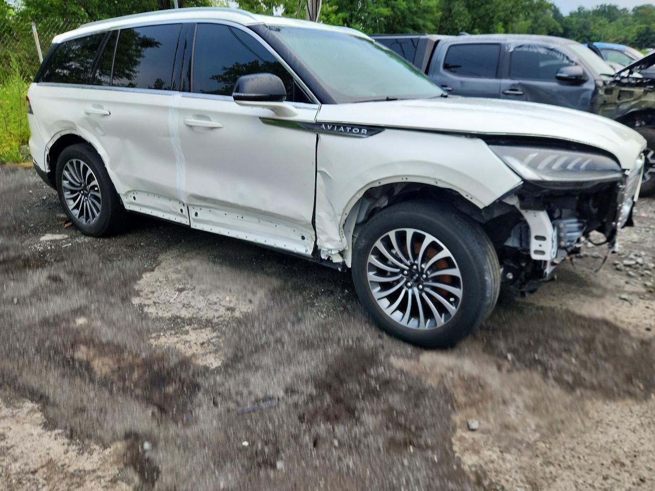2023 Lincoln Aviator - Image 4