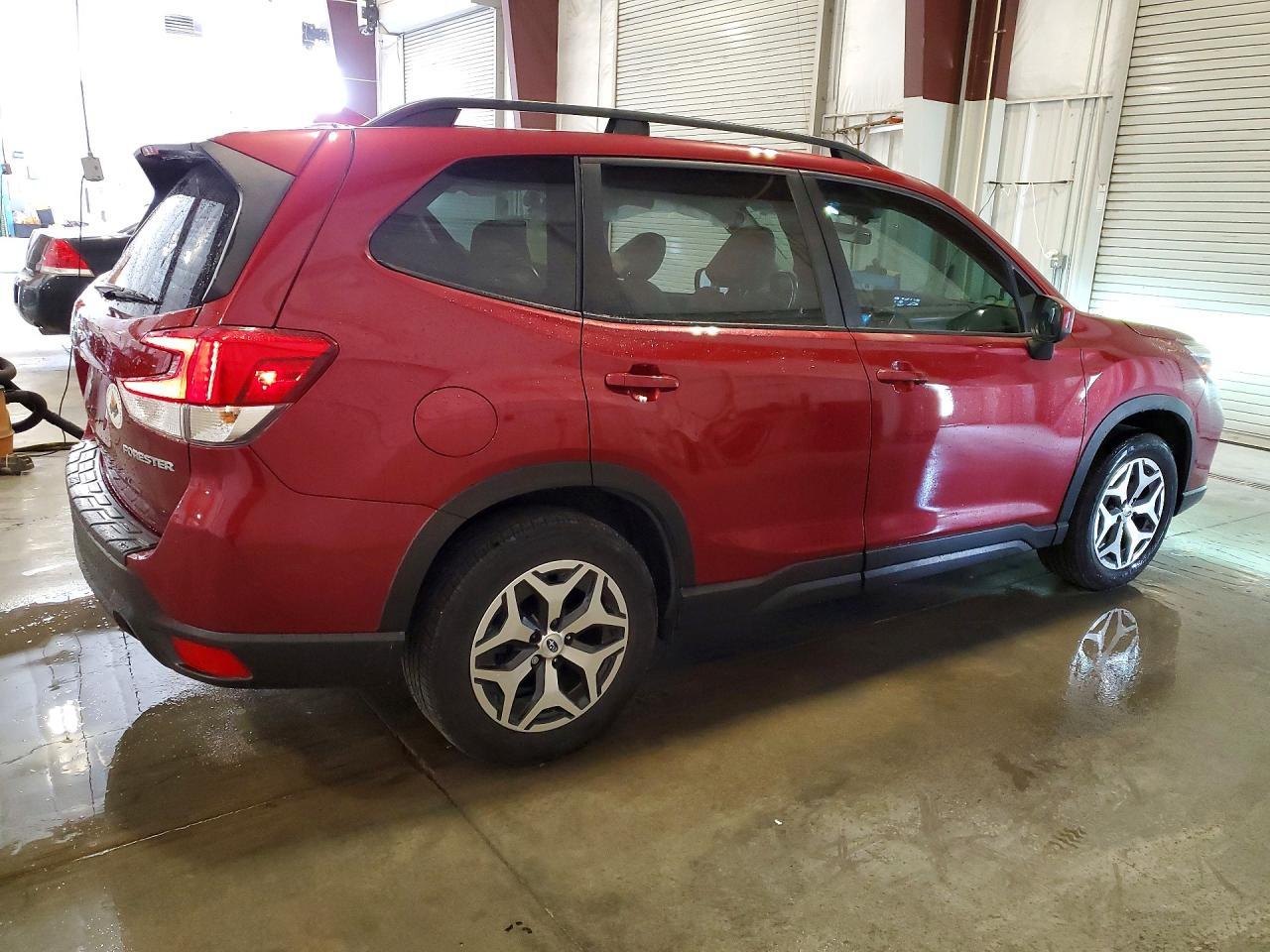 2020 Subaru Forester Premium - Image 3