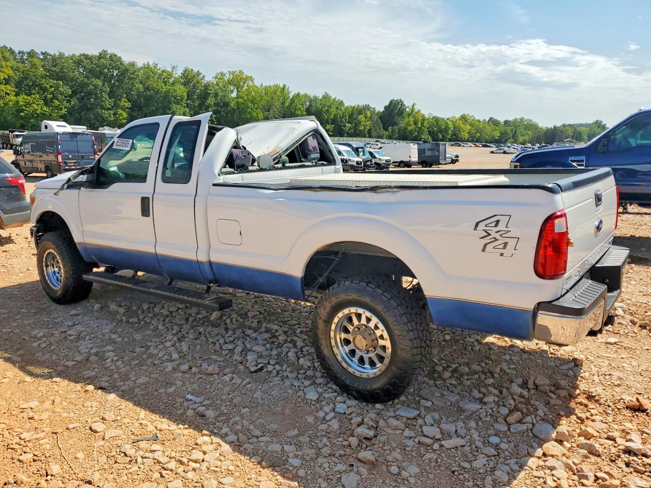 2015 Ford F250 Super Duty - Фото 2