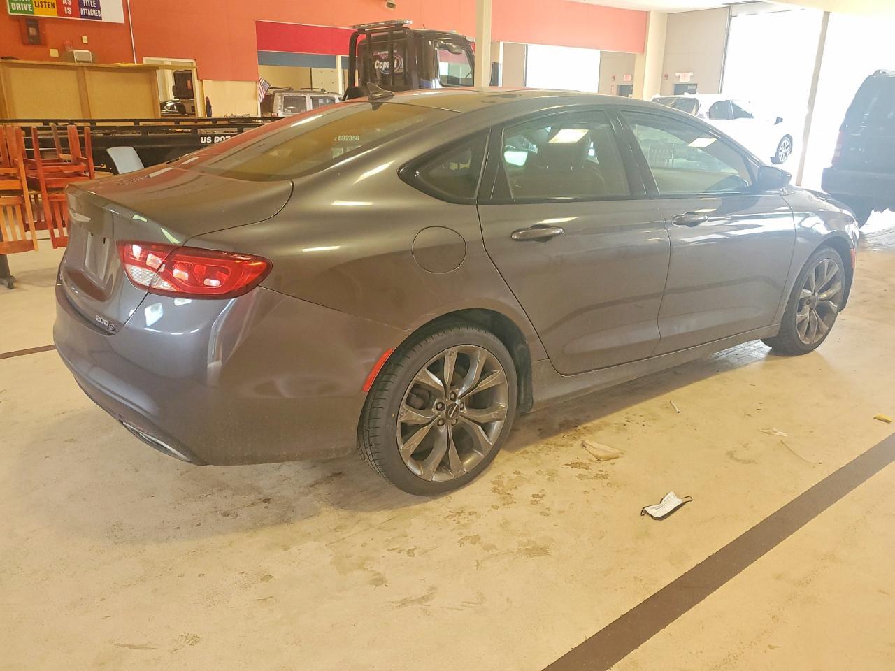 2015 Chrysler 200 S - Image 3