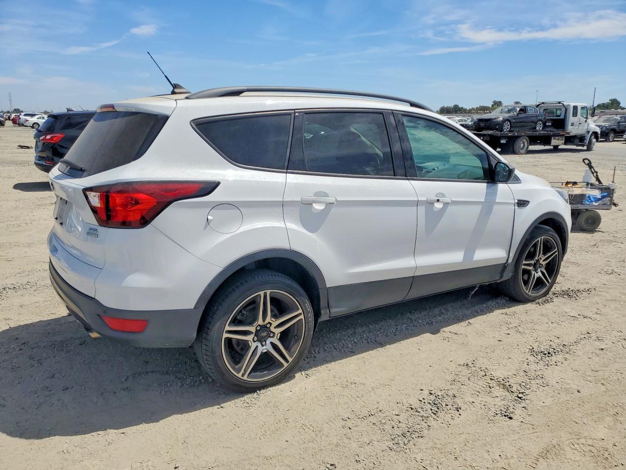 2019 Ford Escape Sel - Фото 3