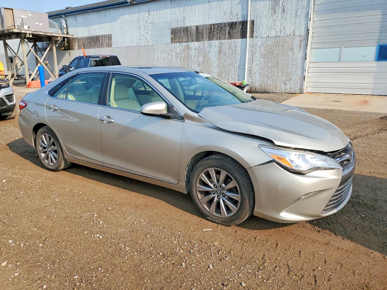 2017 Toyota Camry Xle - Image 4