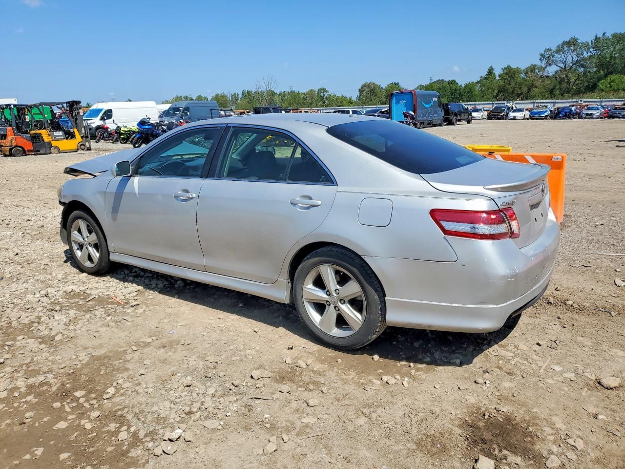 2011 Toyota Camry Se - Фото 2