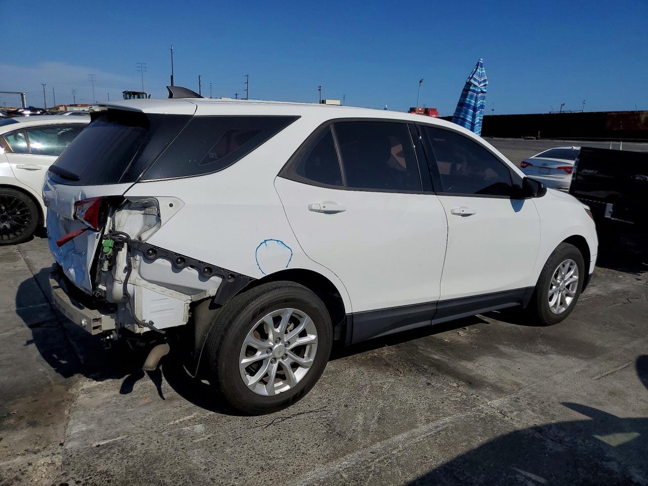 2018 Chevrolet Equinox Ls - Фото 3