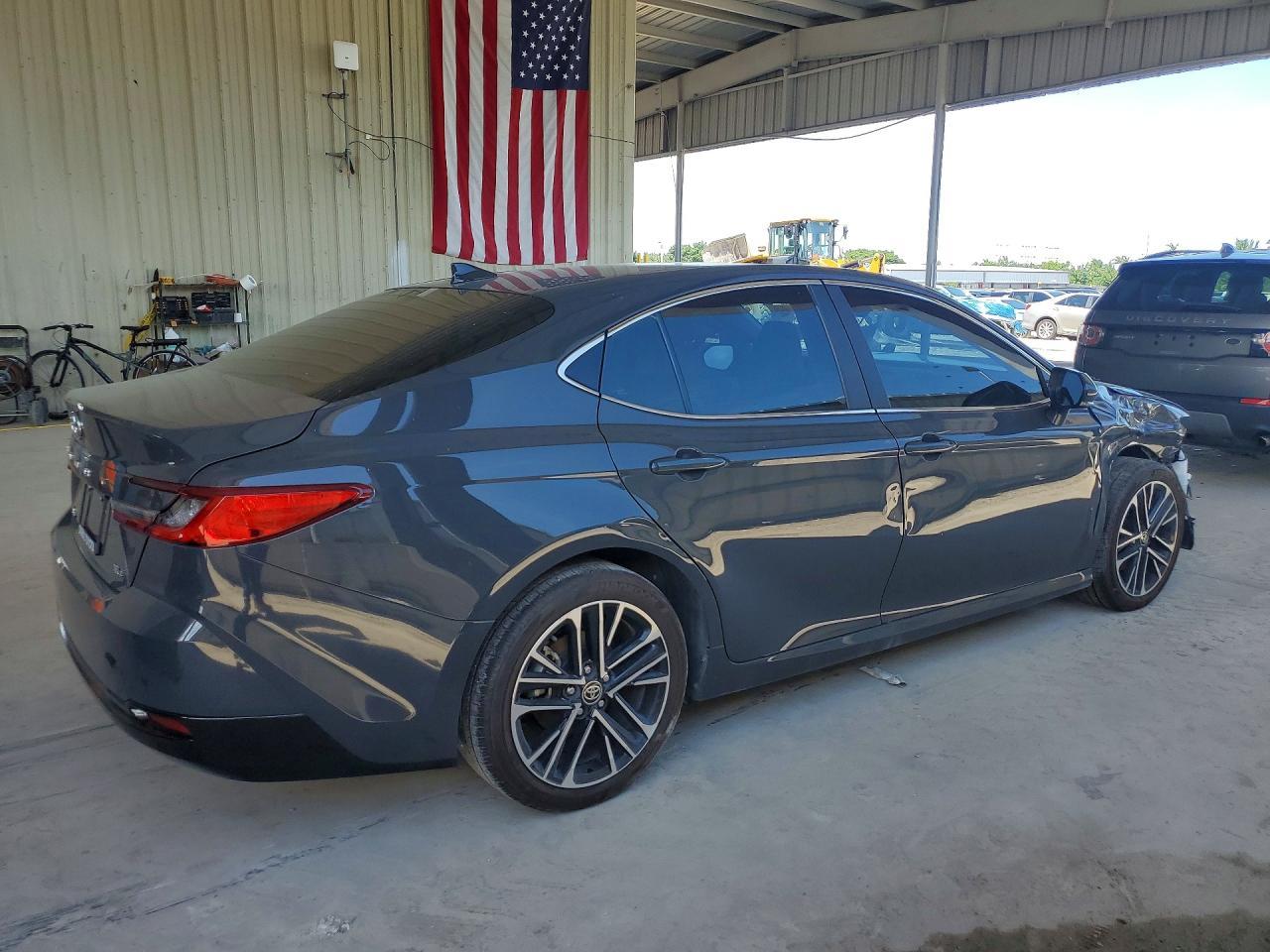 2025 Toyota Camry Xle - Image 3