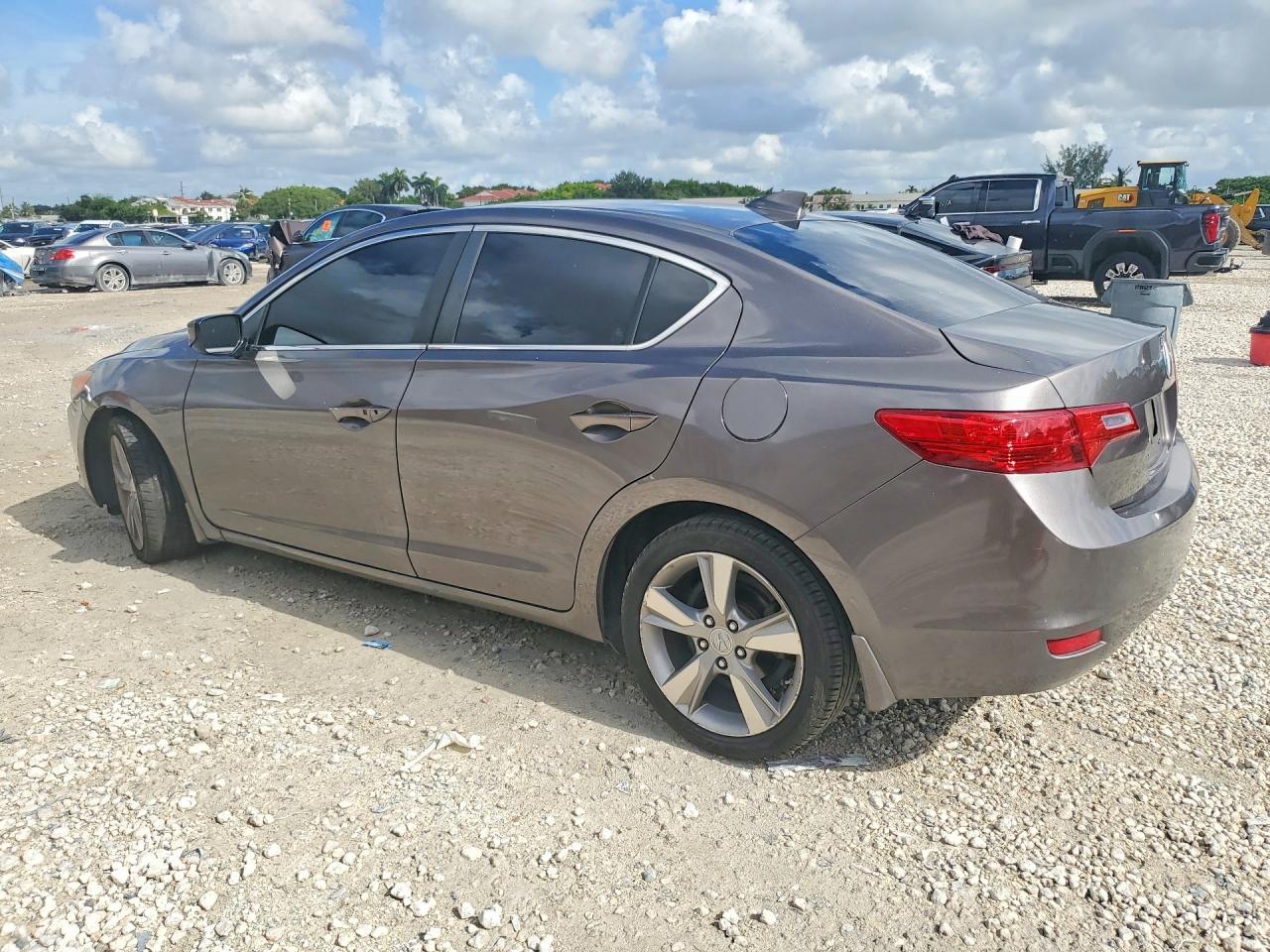 2013 Acura Ilx 20 Tech - Фото 2