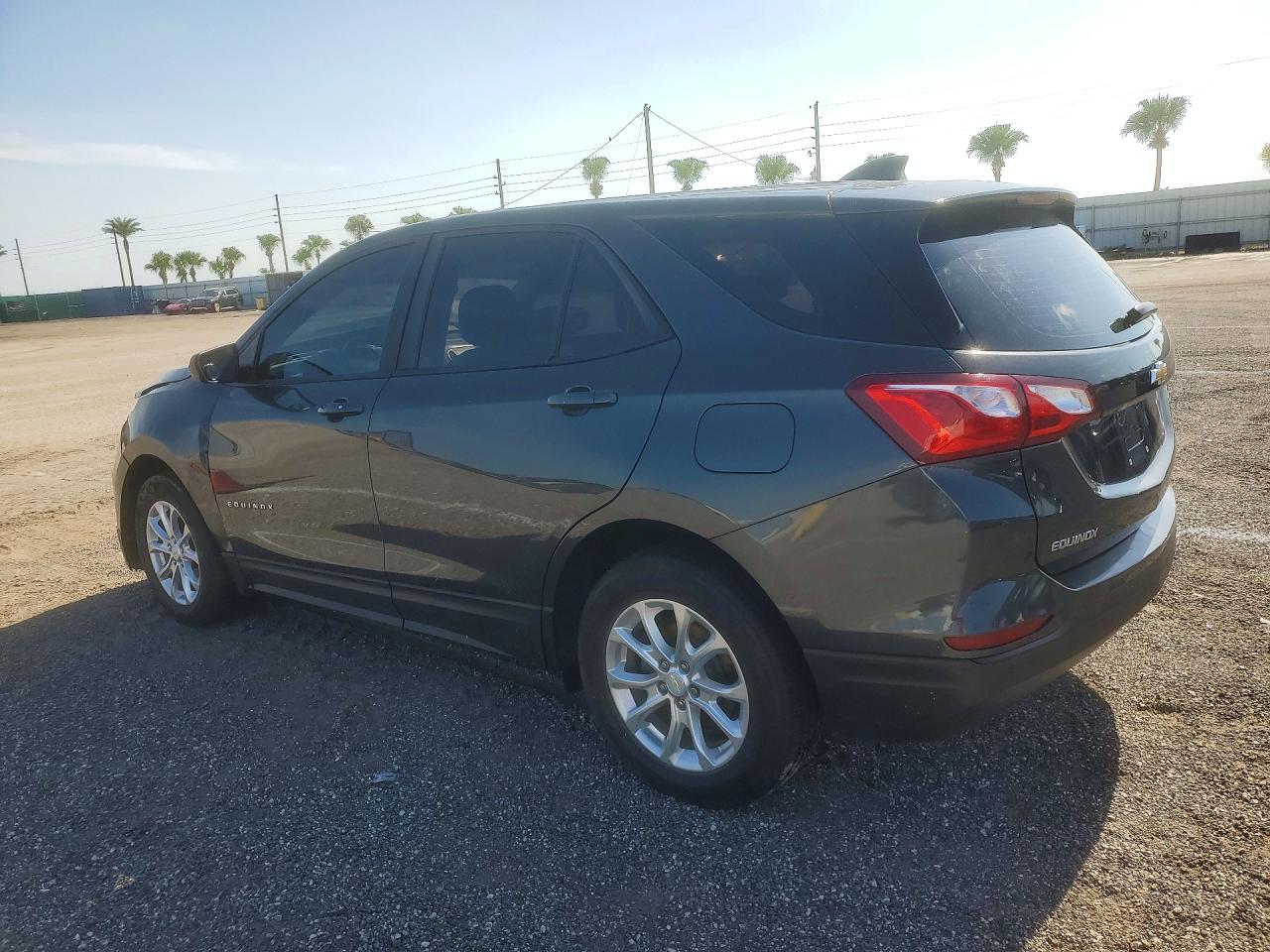 2020 Chevrolet Equinox Ls - Фото 2