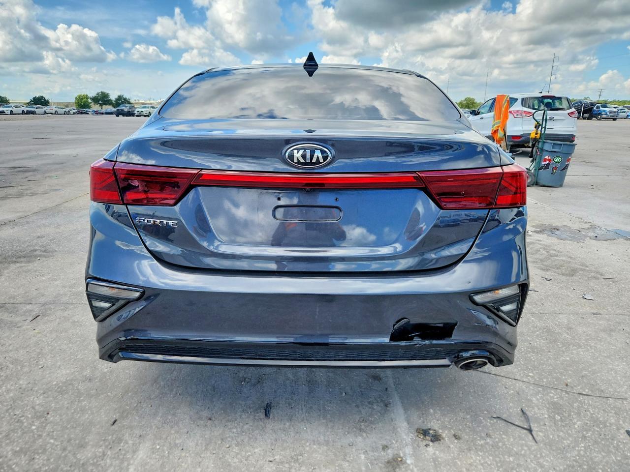 2021 Kia Forte Lxs - Image 6