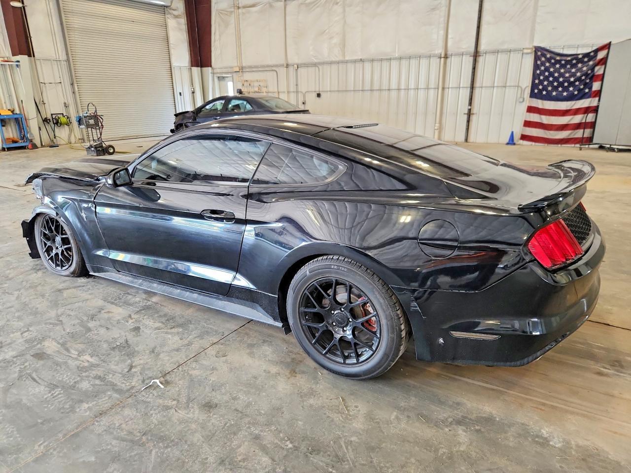2015 Ford Mustang - Фото 2