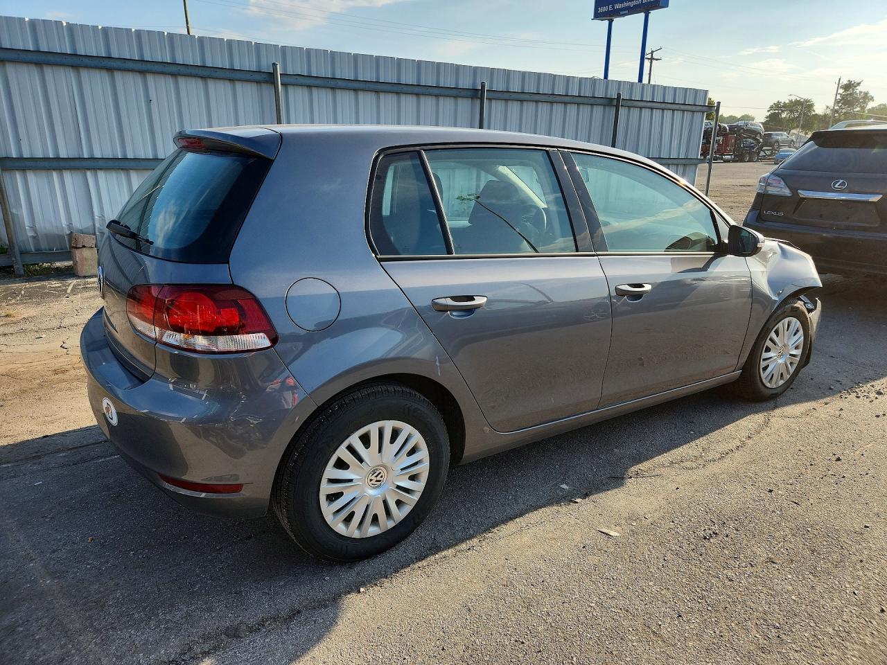 2013 Volkswagen Golf - Image 3