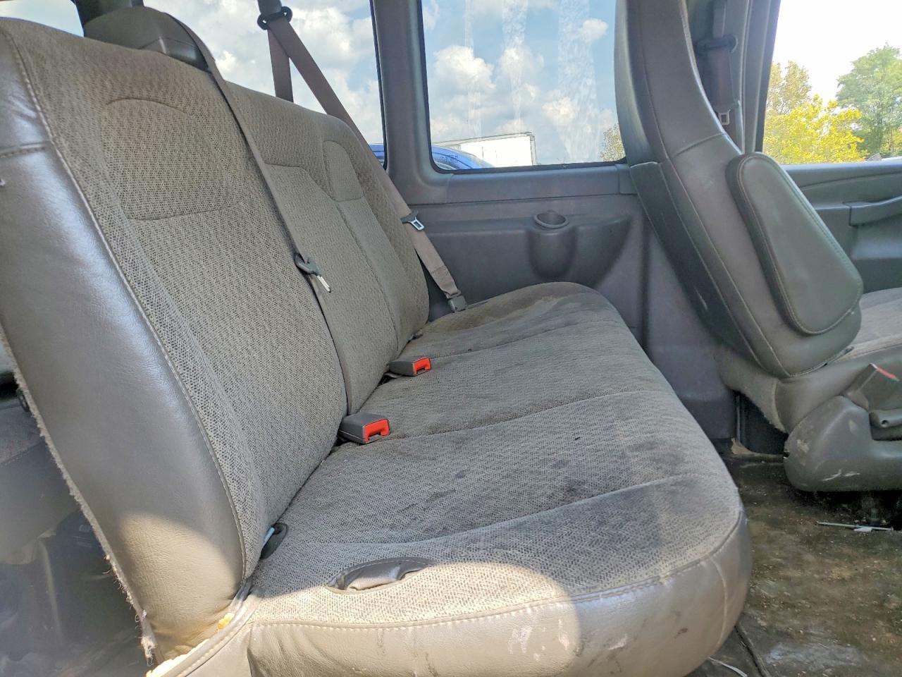 2020 Chevrolet Express G3500 Lt - Image 6