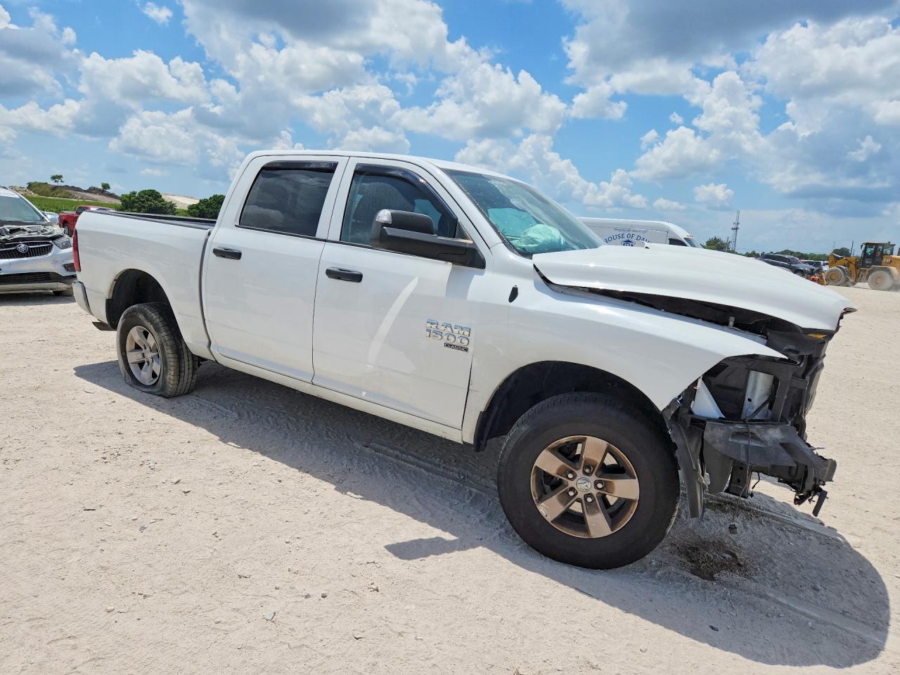 2023 Ram 1500 Classic Slt - Фото 4