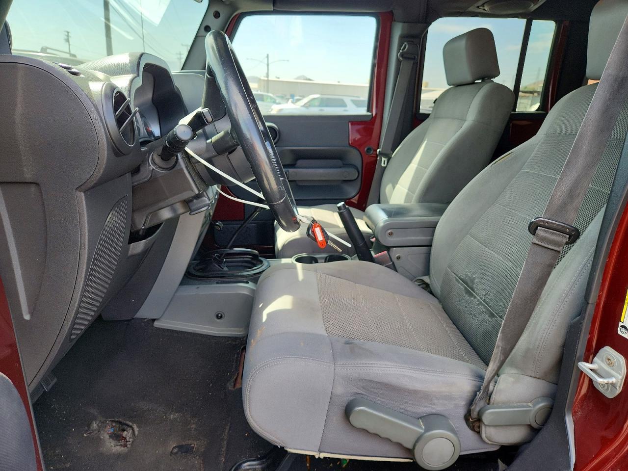 2007 Jeep Wrangler Sahara - Image 7