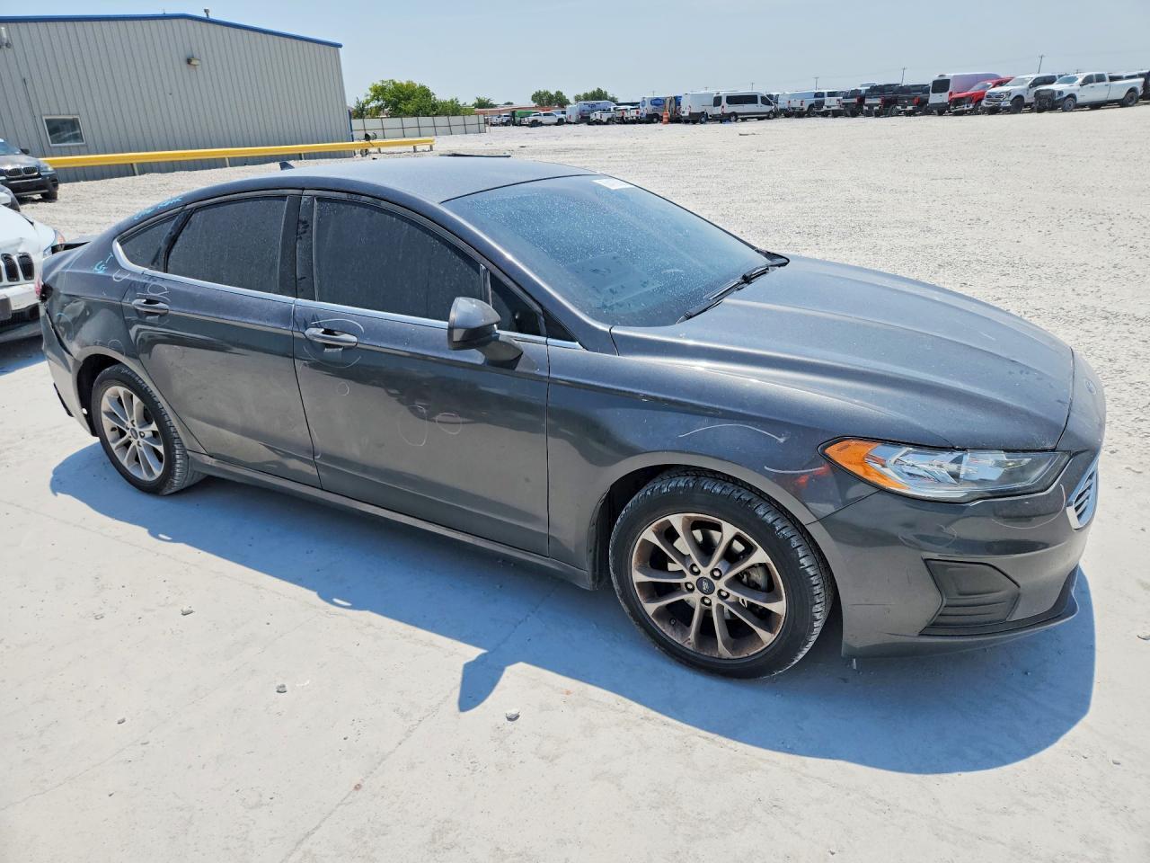 2020 Ford Fusion Se - Фото 4