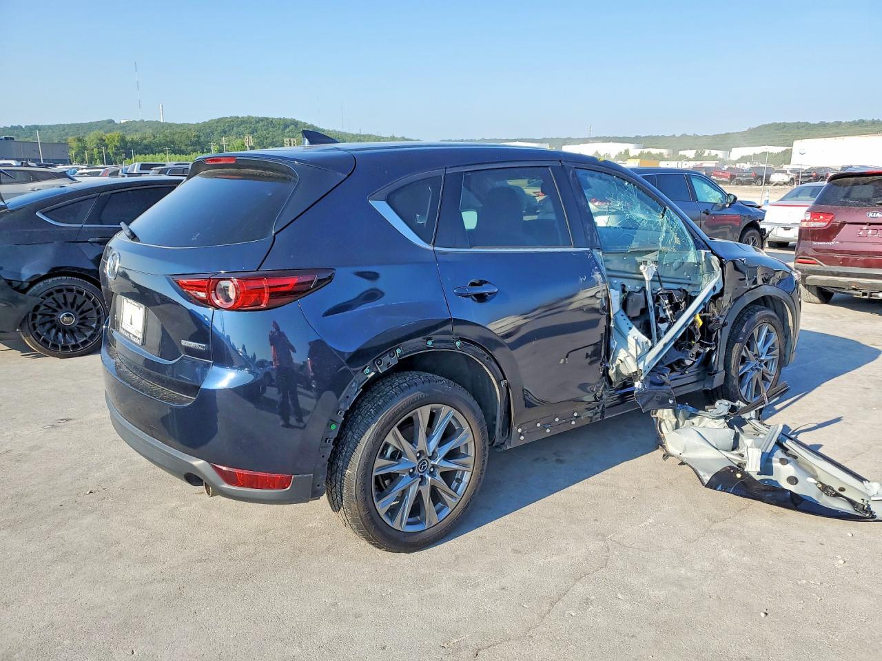 2021 Mazda Cx-5 Grand Touring - Image 3